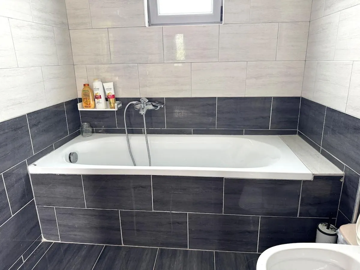 Villa Valentina Gjashtë 0*,  Albánie